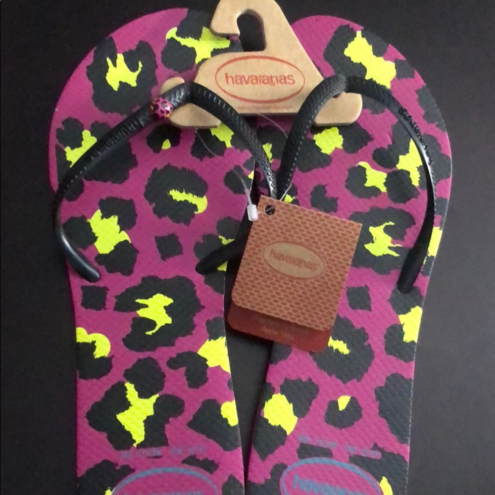Havaianas Rose Gum flip flops size 11/12-NEW